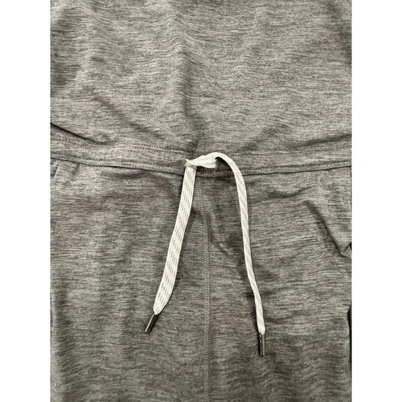 Vuori Jogger Women’s Medium Gray Romper Athleisure Yoga Travel Lounge Minimalist - Picture 6 of 16